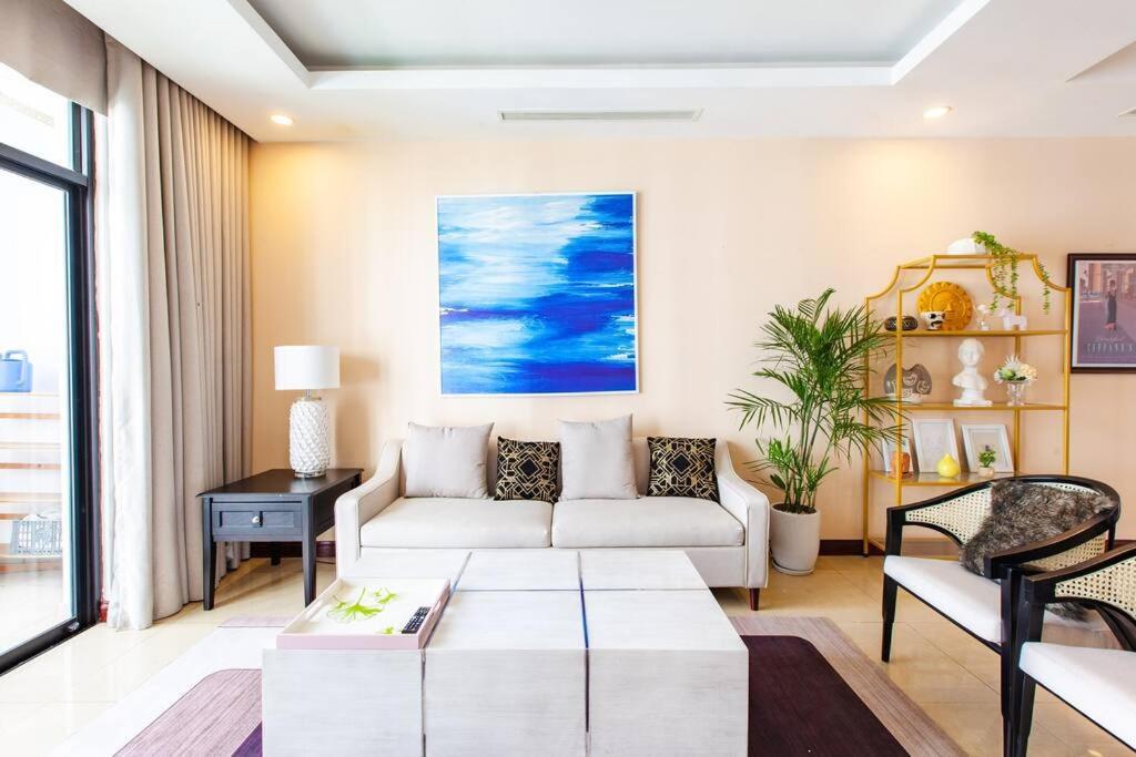 Chi's House - Vinhomes Royal - 2br