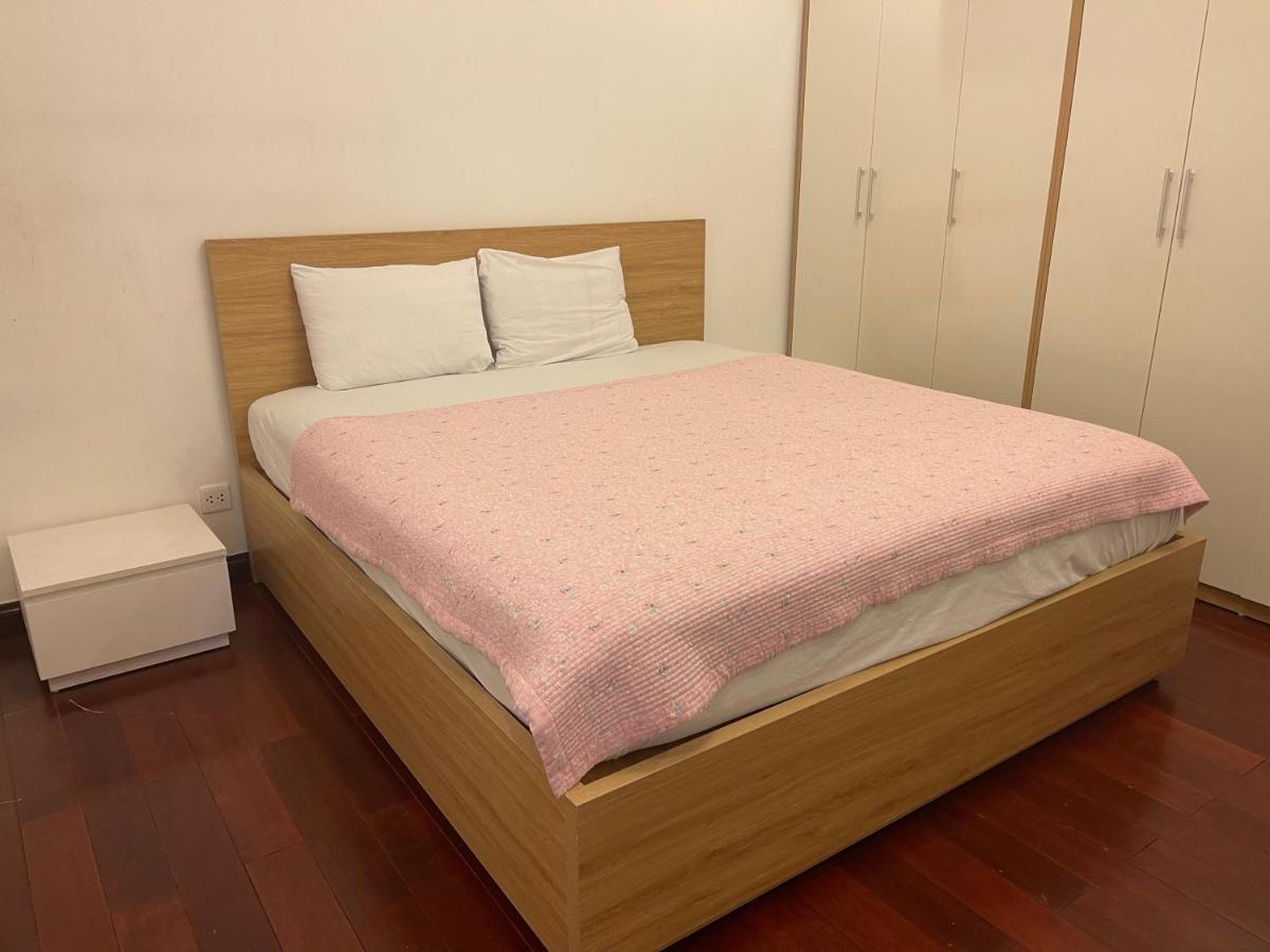 Apartment Vinhomes Royal Luxury 2 Br *