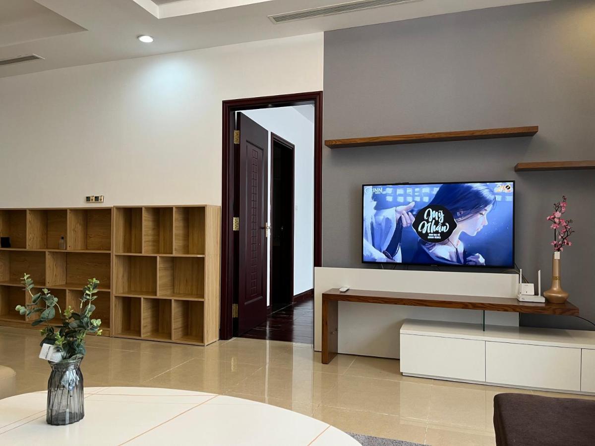 Apartment Vinhomes Royal Luxury 2 Br