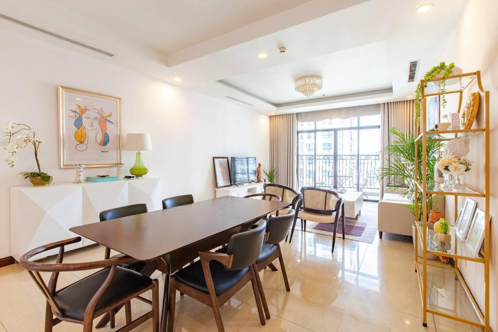 Chi's House - Vinhomes Royal - 2br *