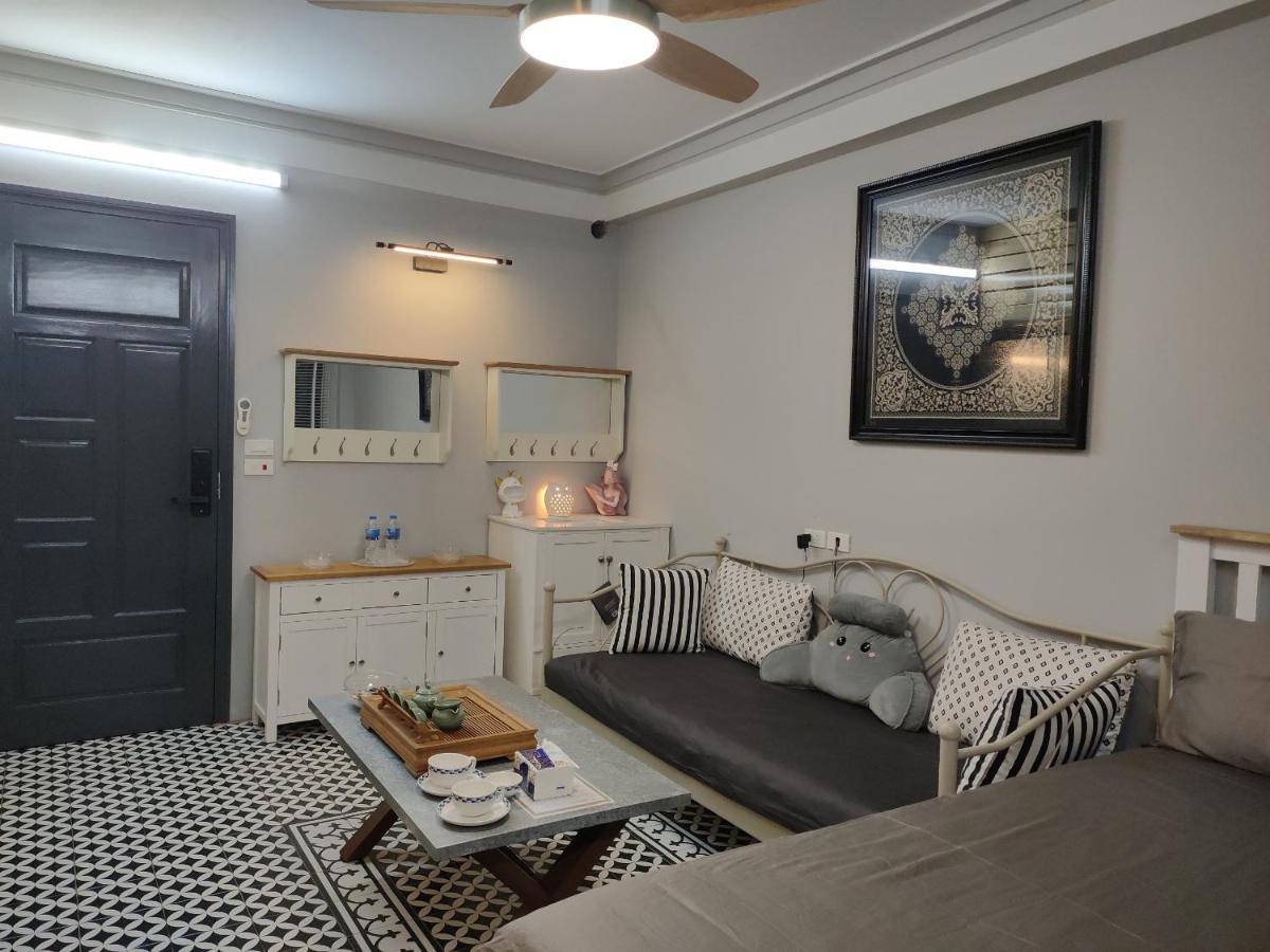 Homestay Nha Pho Ha Noi Sinsoledad - 437 Hong Ha Street Guest house