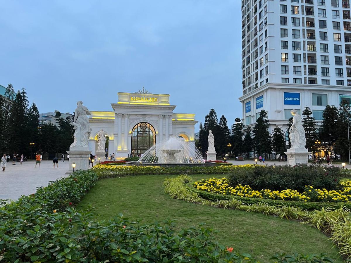 Vinhomes Royal Luxury 2 Br Hanoi
