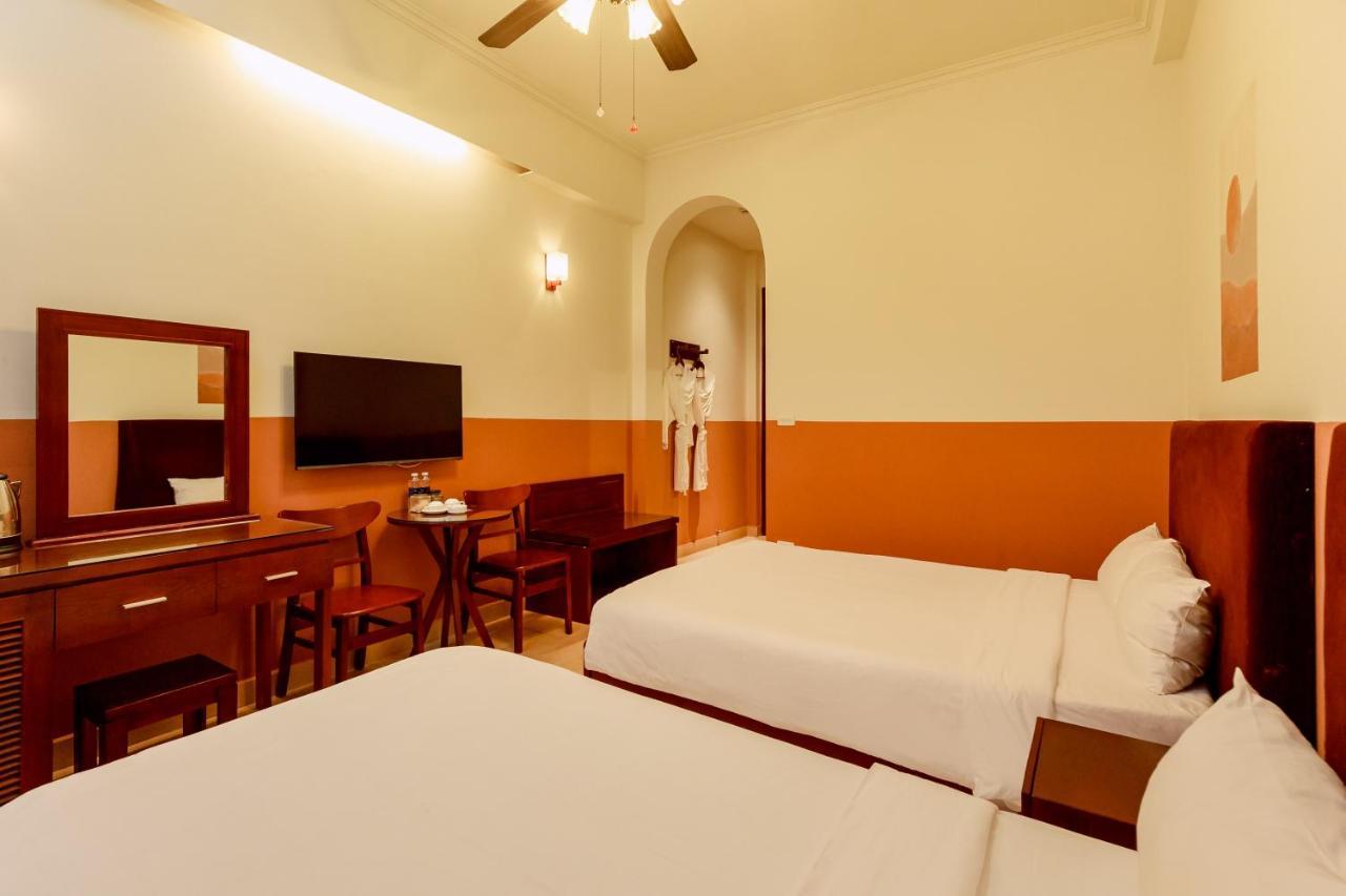 Super Oyo Capital O 1173 Le Grand - The Ruby Hotel 3*