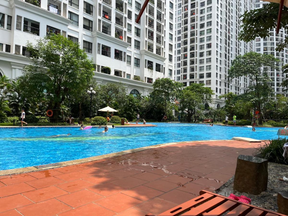 Apartment Vinhomes Royal Luxury 2 Br *