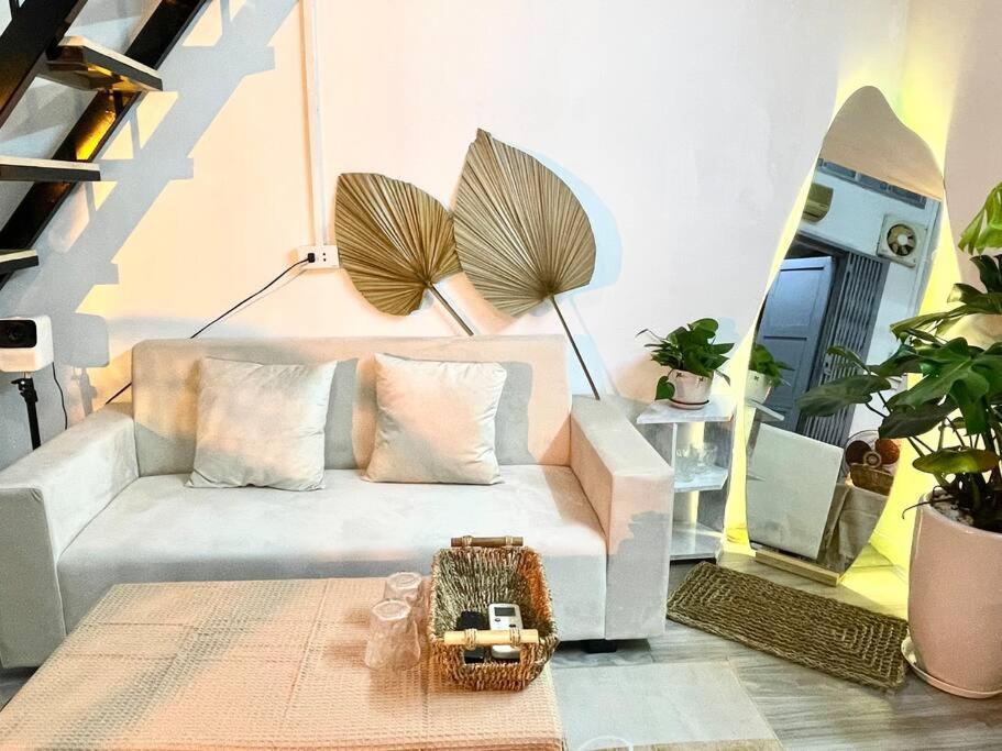Loft House/ Hoan Kiem Lake/ Book Street * Hanoi