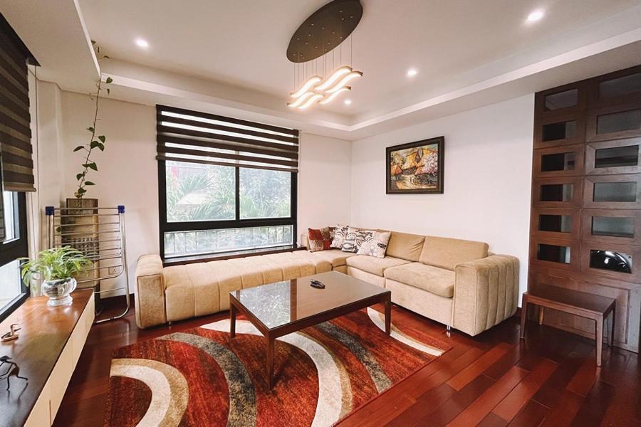8 - Luxury Apartment, Open View Hanoi