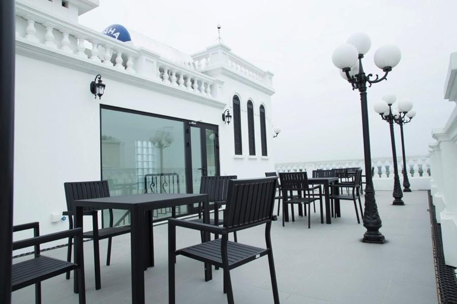8 - Luxury Apartment, Open View Hanoi