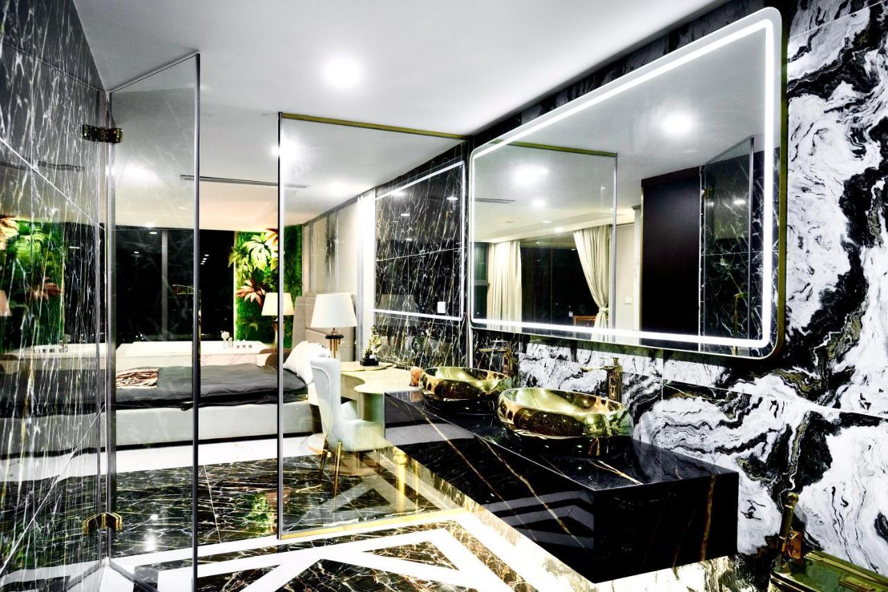 Royal Penhouse Duplex Nguyen Xien Hà Nội