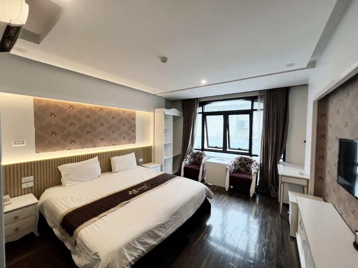 L-amant Alley Apartment