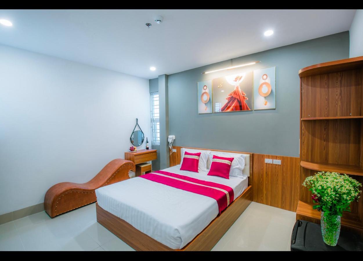Hotel T.a & *