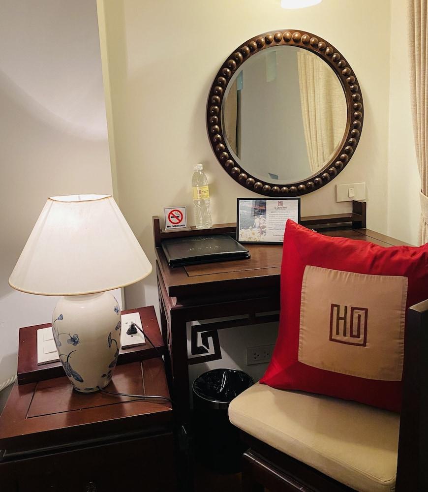 Au Coeur D'hanoi Boutique