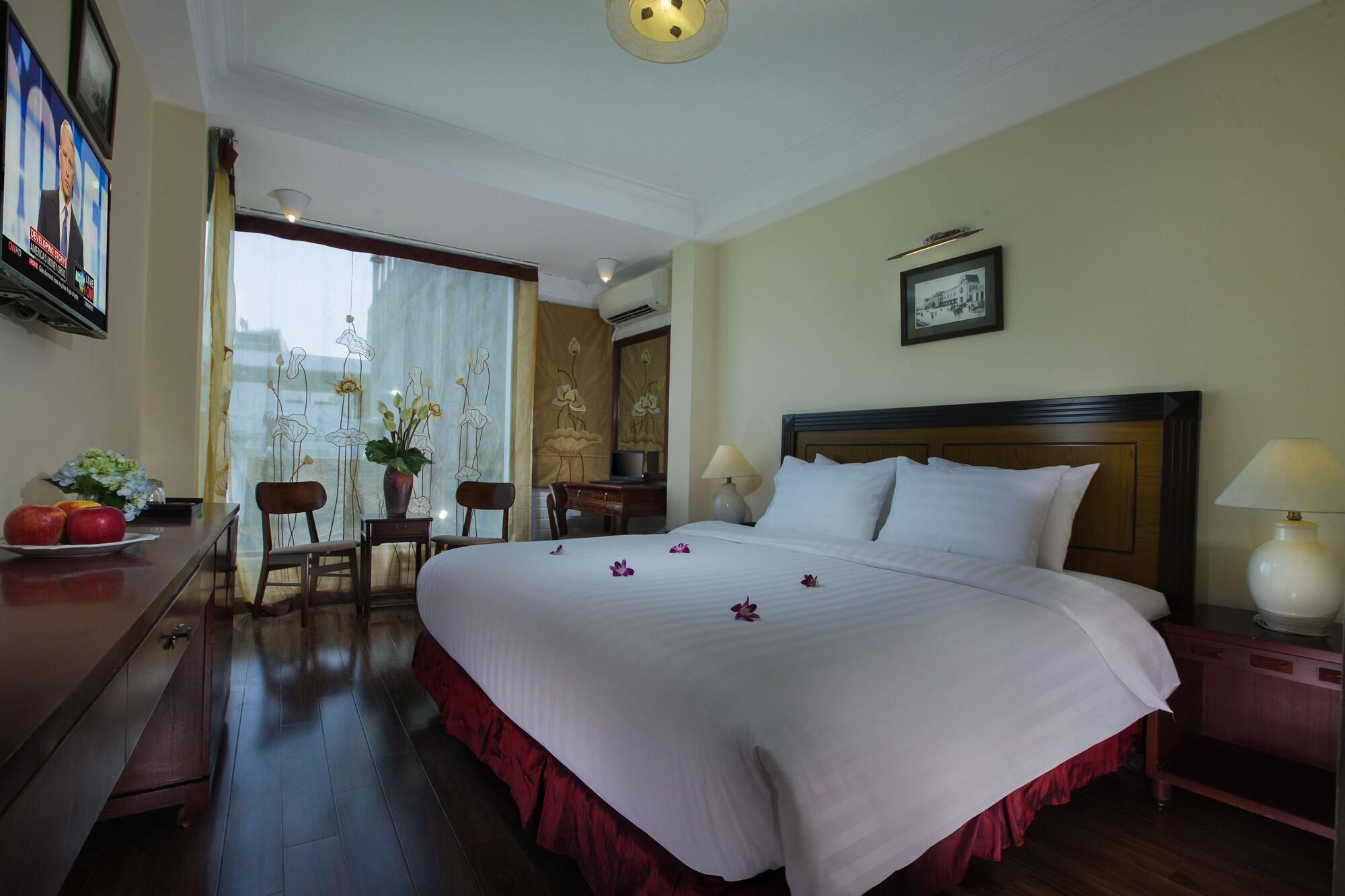 Classic Street Hotel 4*