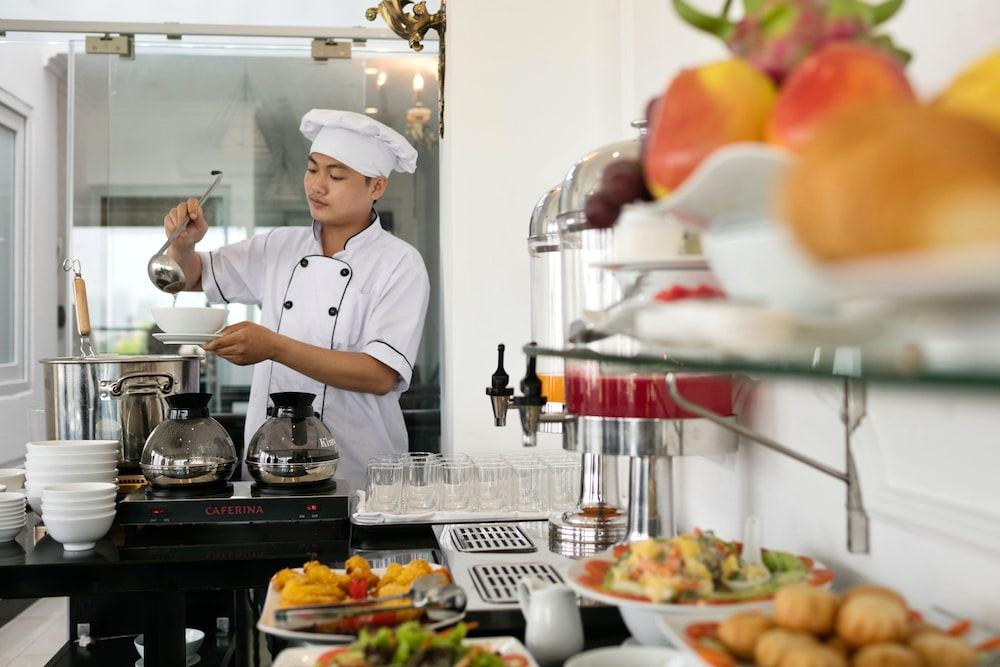 Hanoi Hotel & Spa 4*