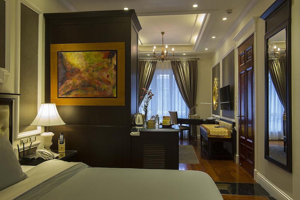 Hotel New Era & Hanoi