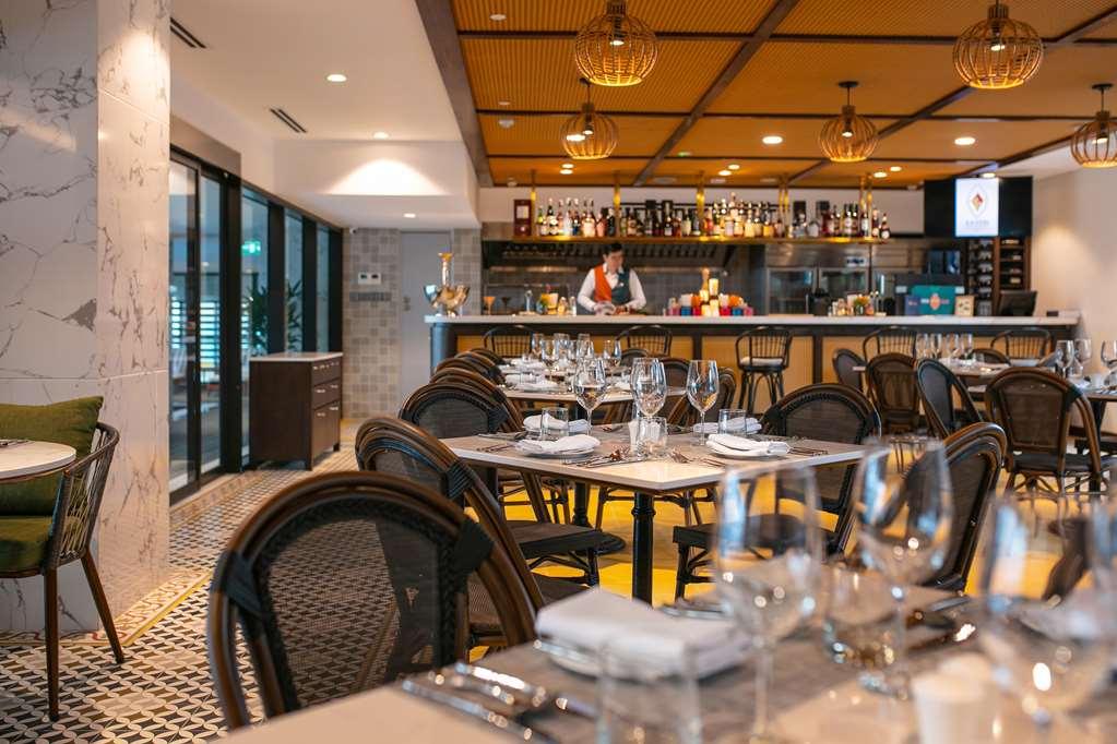 Hotel Moevenpick Living West 5*