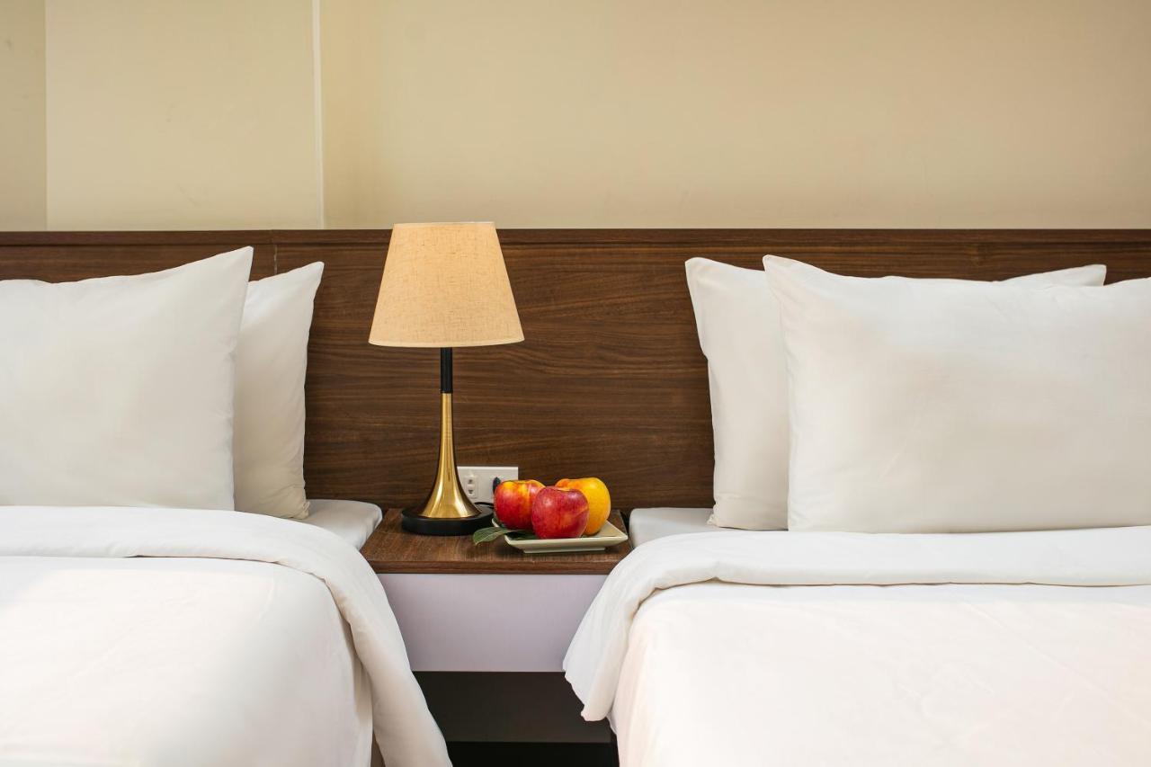 Queen Cafe & Pub Hotel 3*