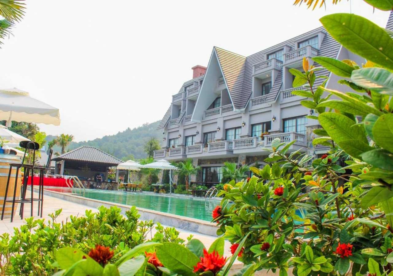 Paradise Soc Son Tempat peranginan