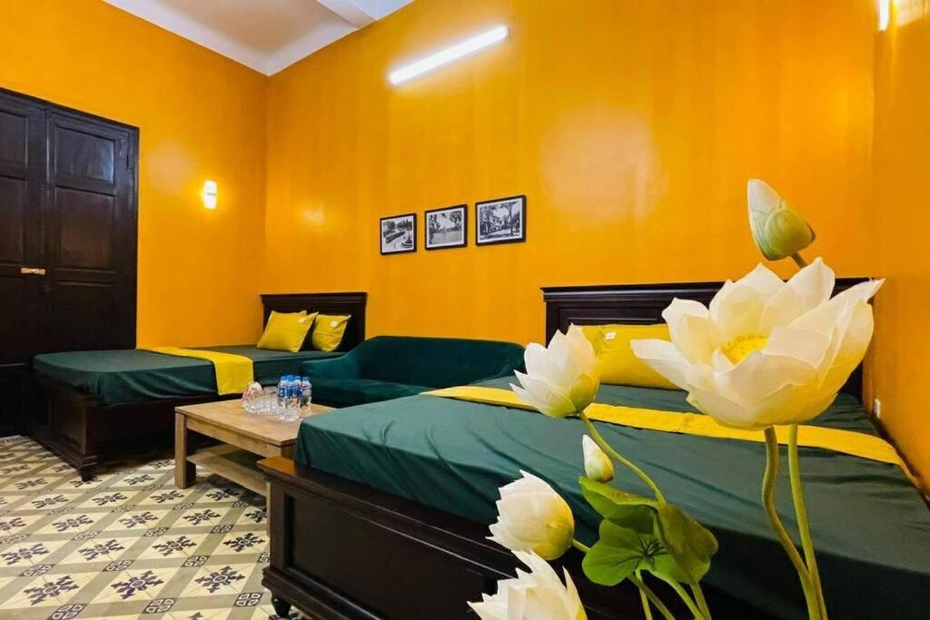Old Quarter Autumn Apartment Hanoi