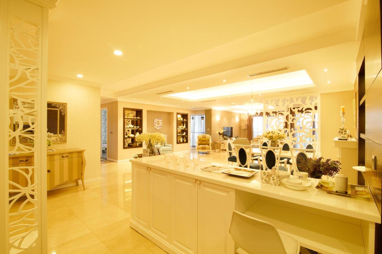 Elegance, Luxury 4 Bedrooms Golf Course View Ciputra Apartment *
