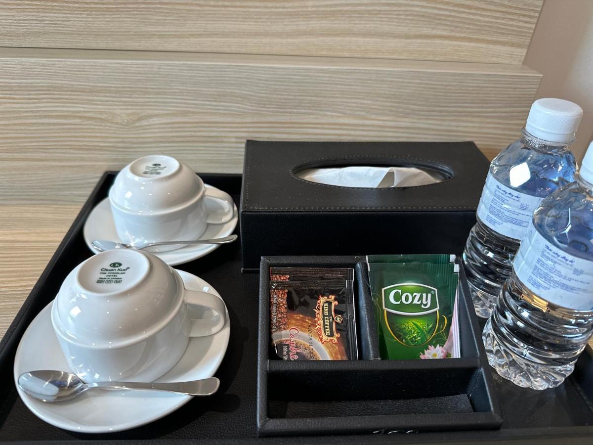 Hotel Yah & 3*