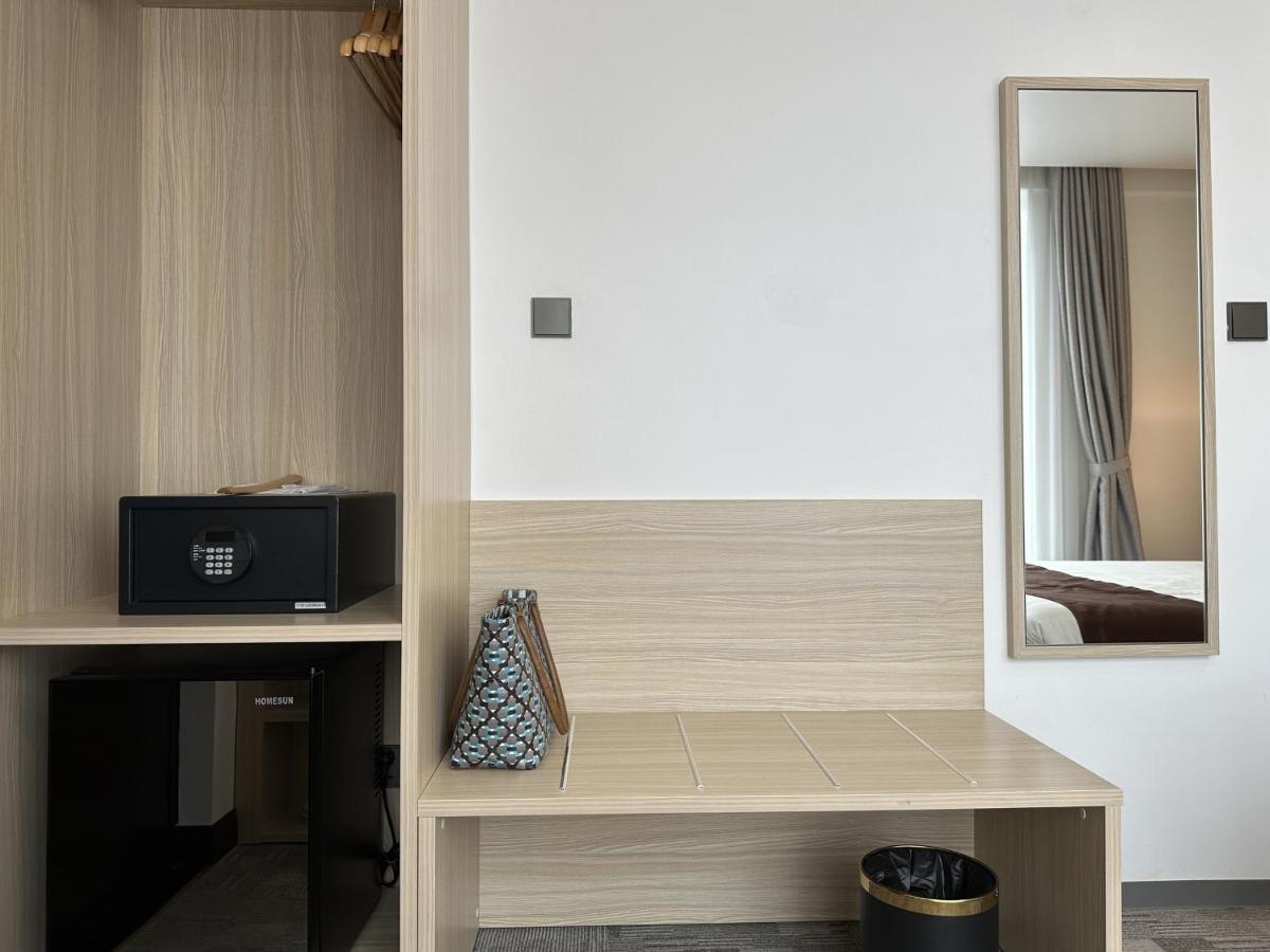 Hotel Yah & Hanoi
