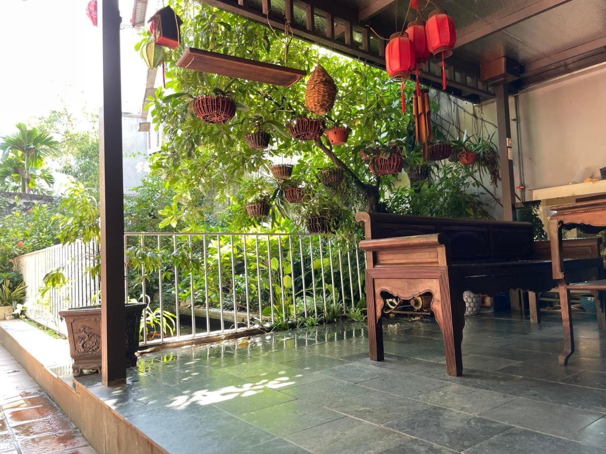Lee Guest house