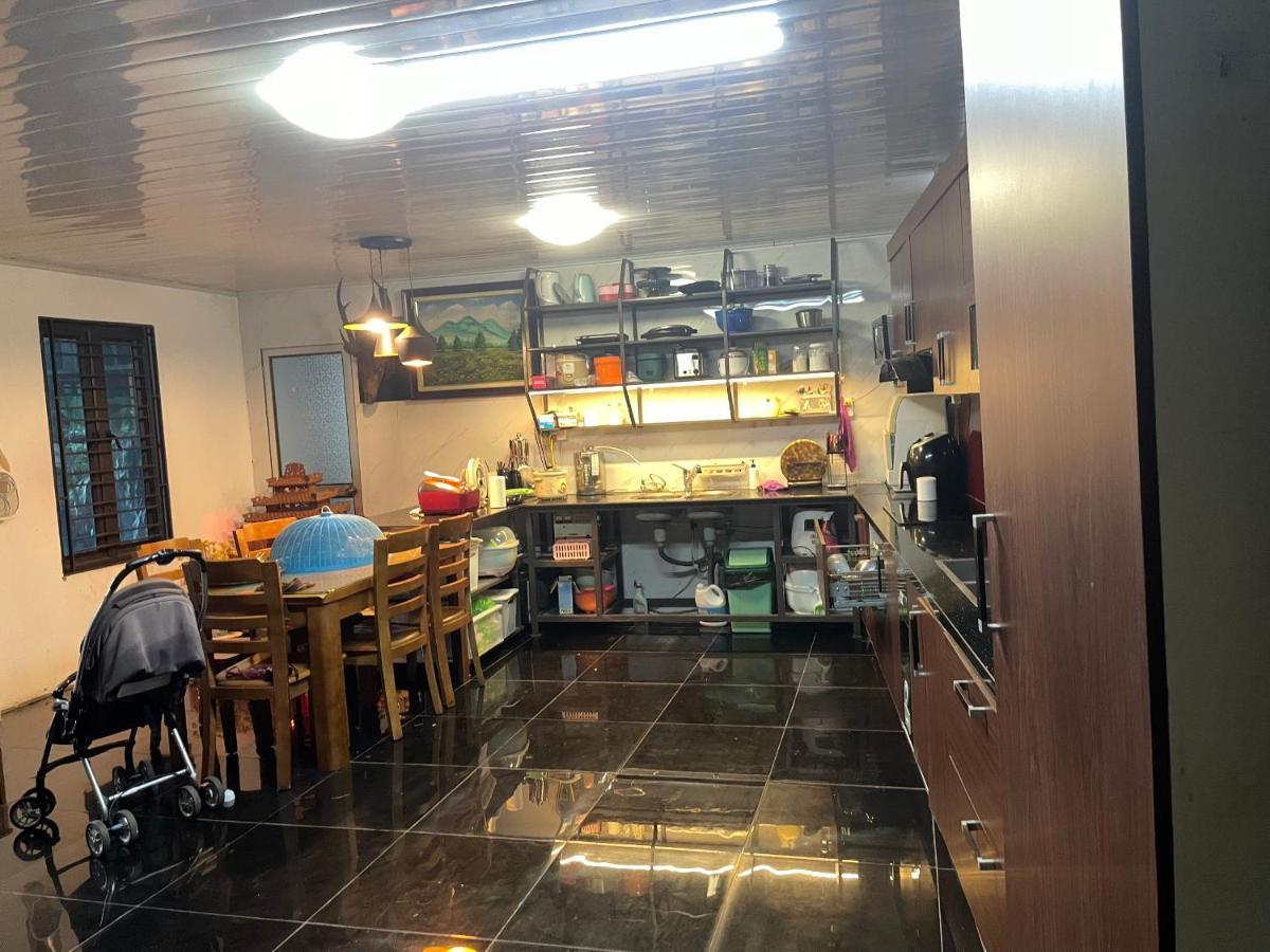 Lee Guest house *