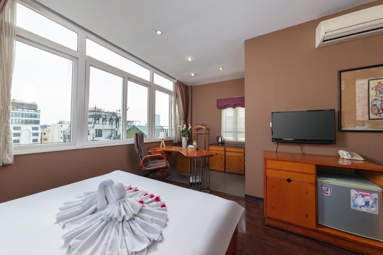 Golden Sunshine And Travel Hotel