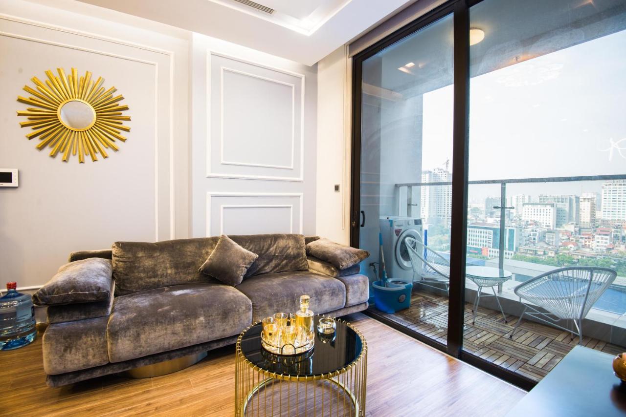 Royal Serviced Vinhomes Metropolis