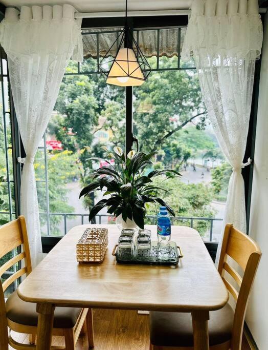 Domino With Banlcony View * Hanoi