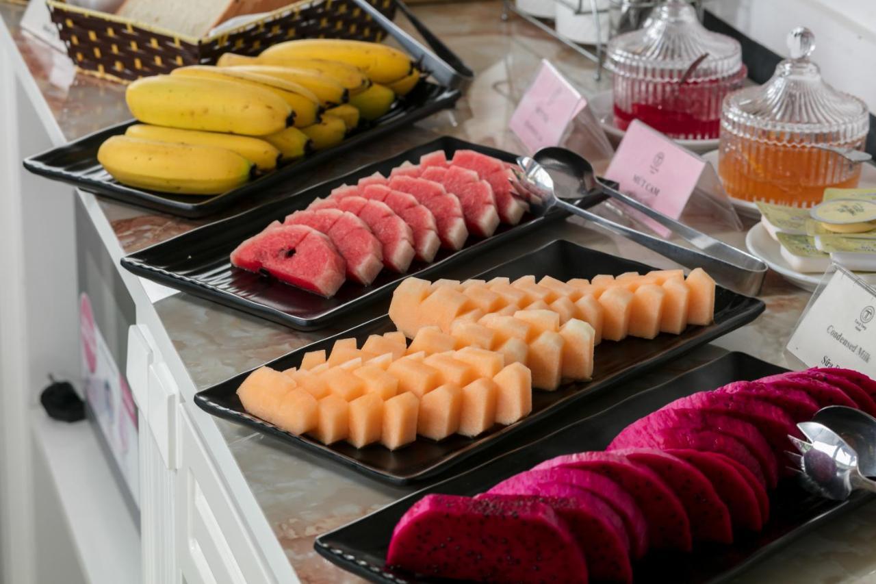 Trangtrang Premium & Sky Bar Hotel