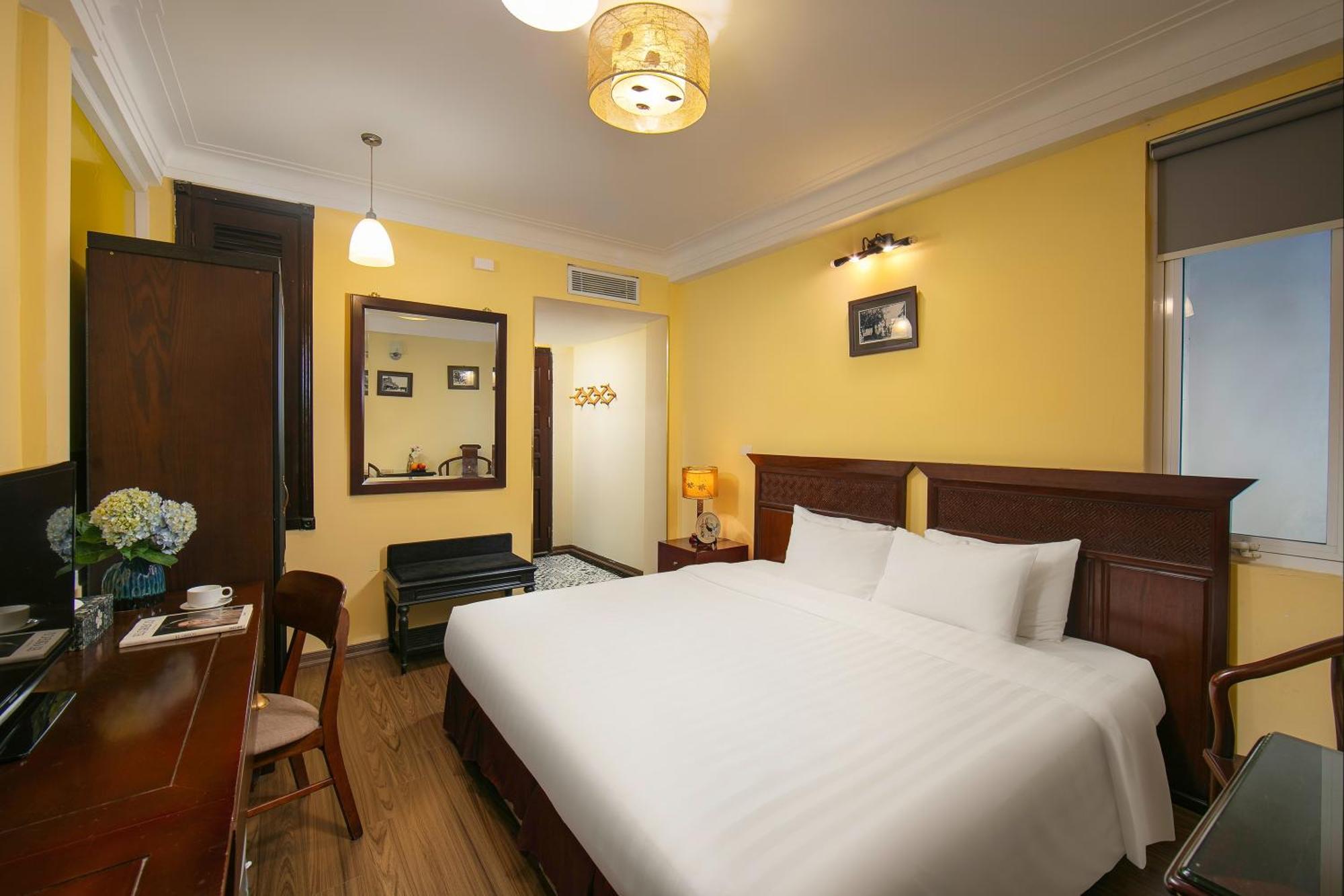 Classic Street Hotel 4*