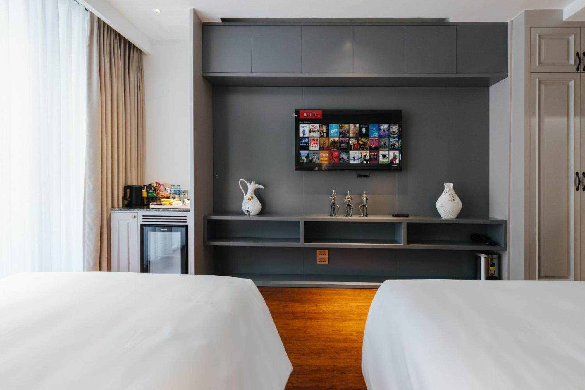 Sword Hotel