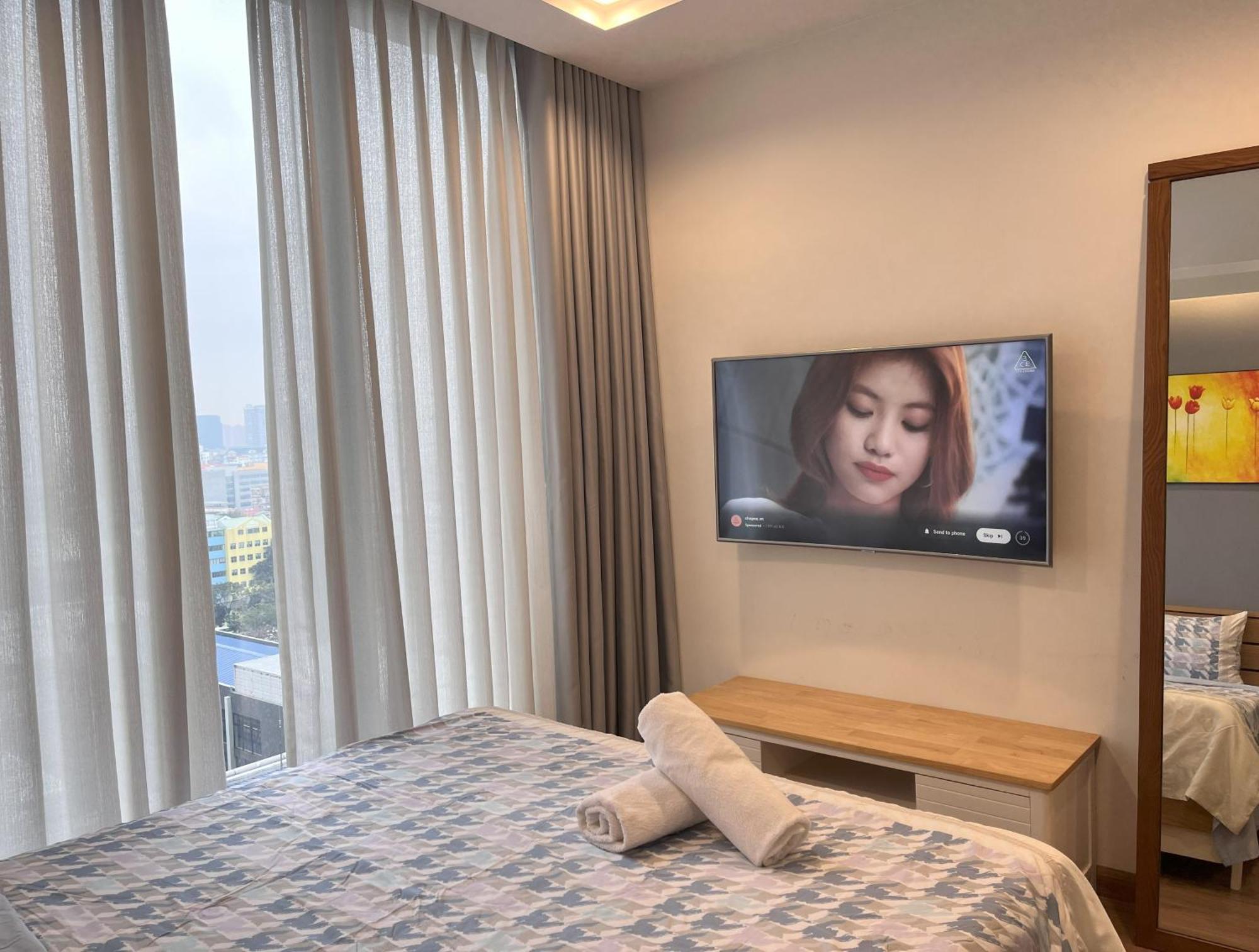 Apartment Vinhomes Metropolis Luxury 2 Br Hanoi