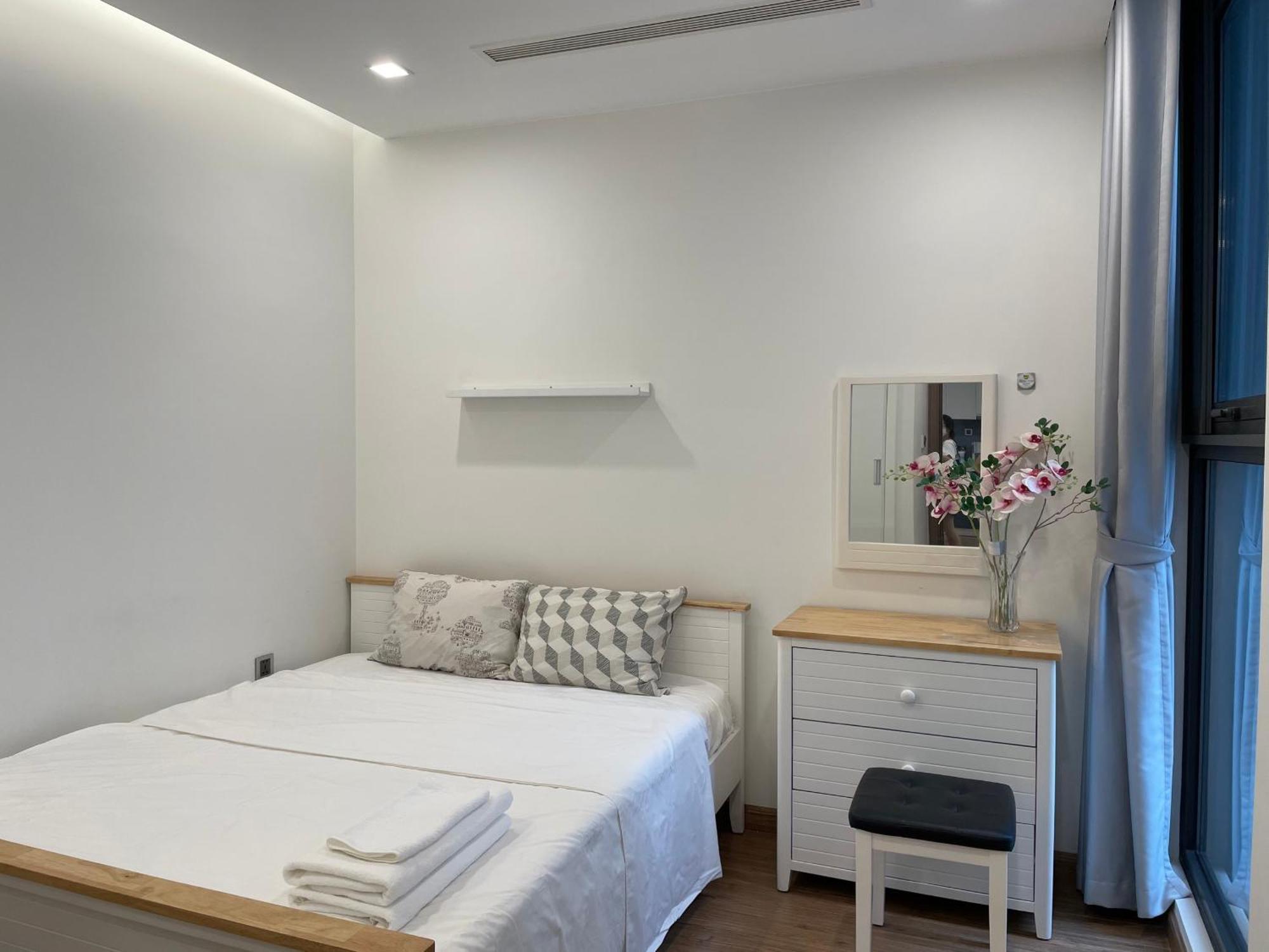 Apartment Vinhomes Metropolis Luxury 2 Br