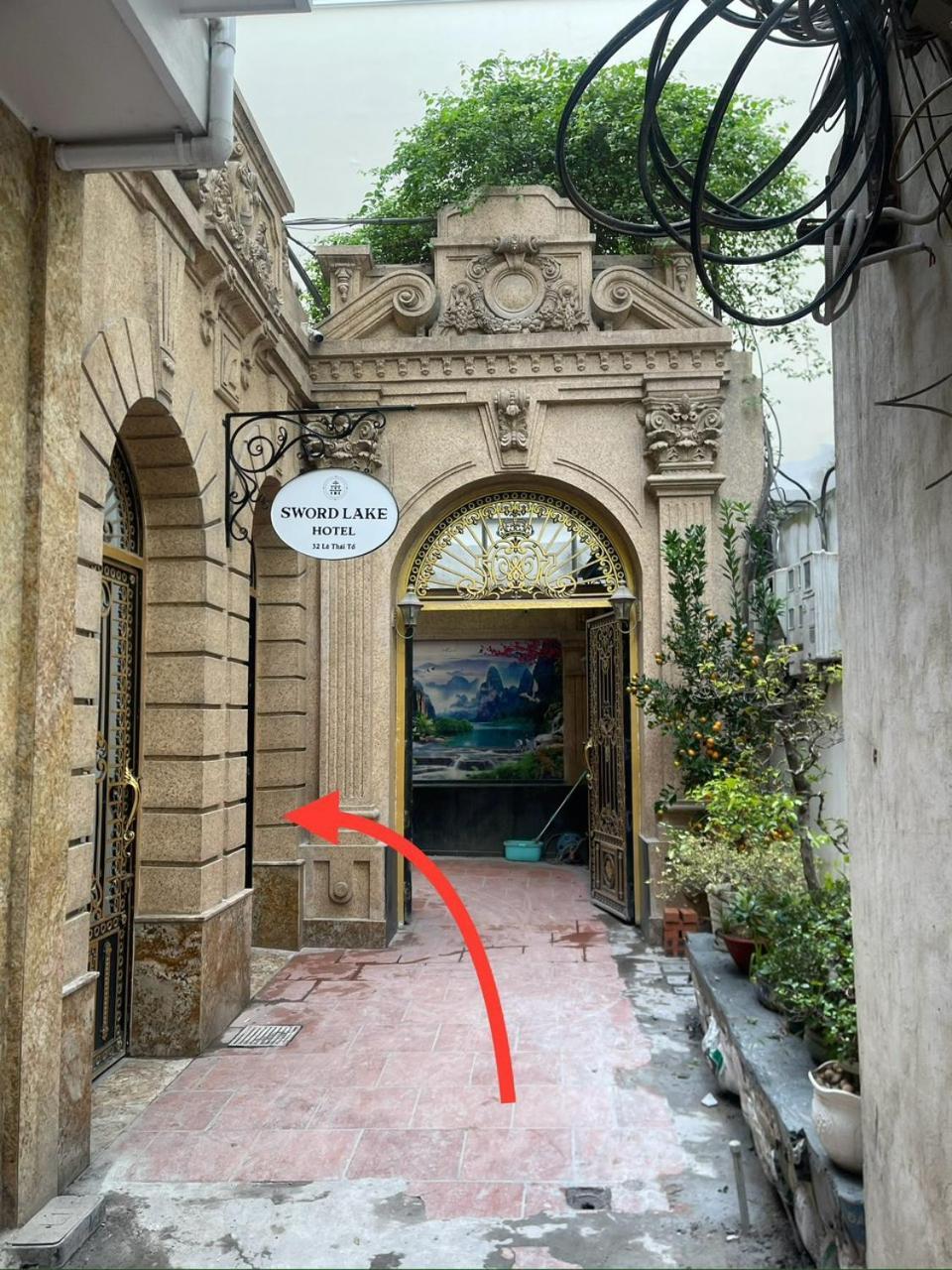Sword Hotel