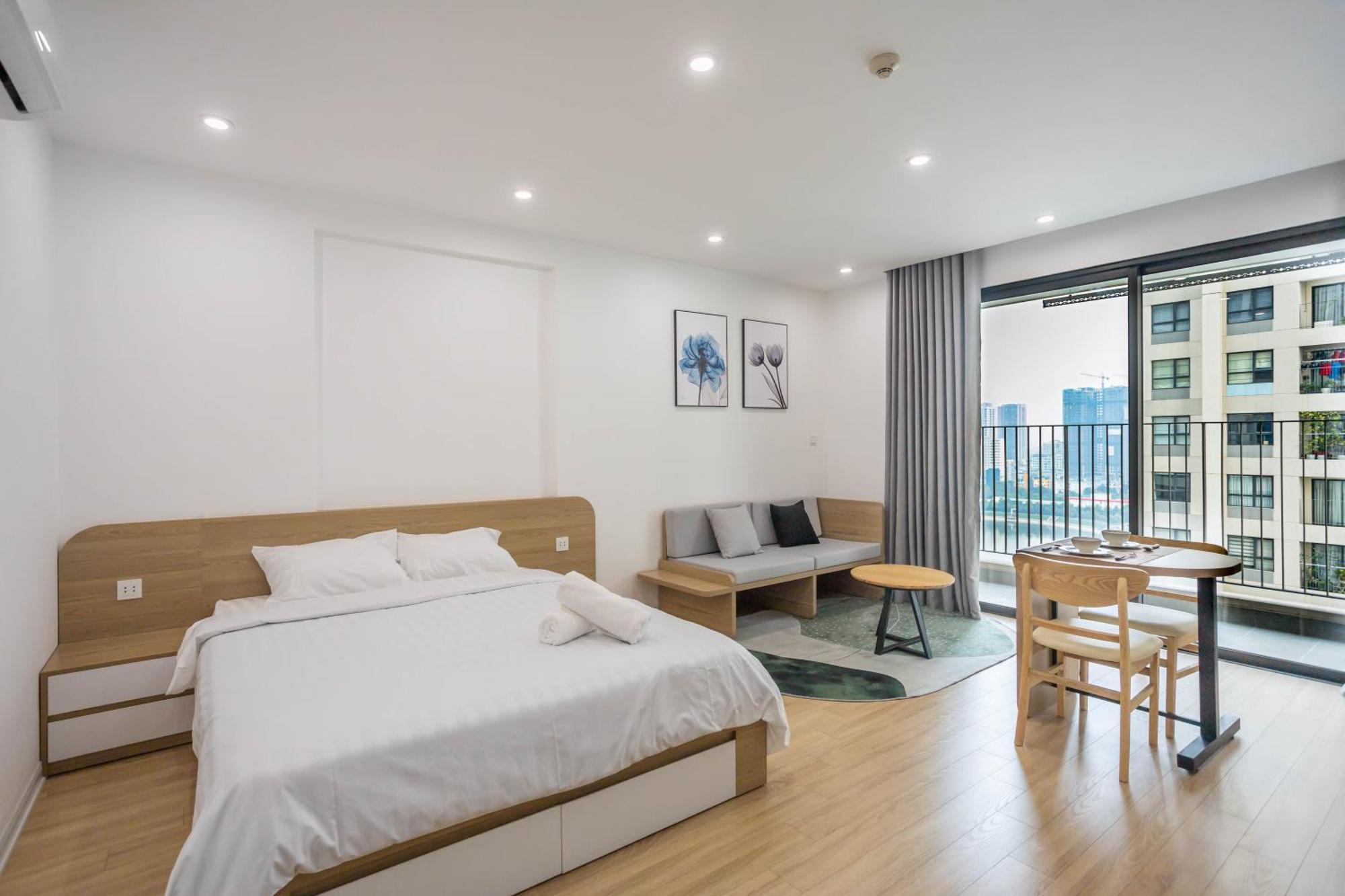 Vinhomes Dcapital Tran Duy Hung Official * Hanoi