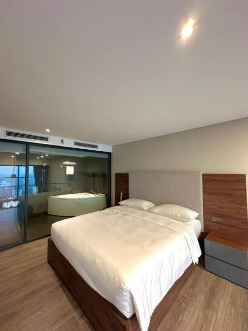 Apartment Duplex At Pentstudio Westlake - 2h