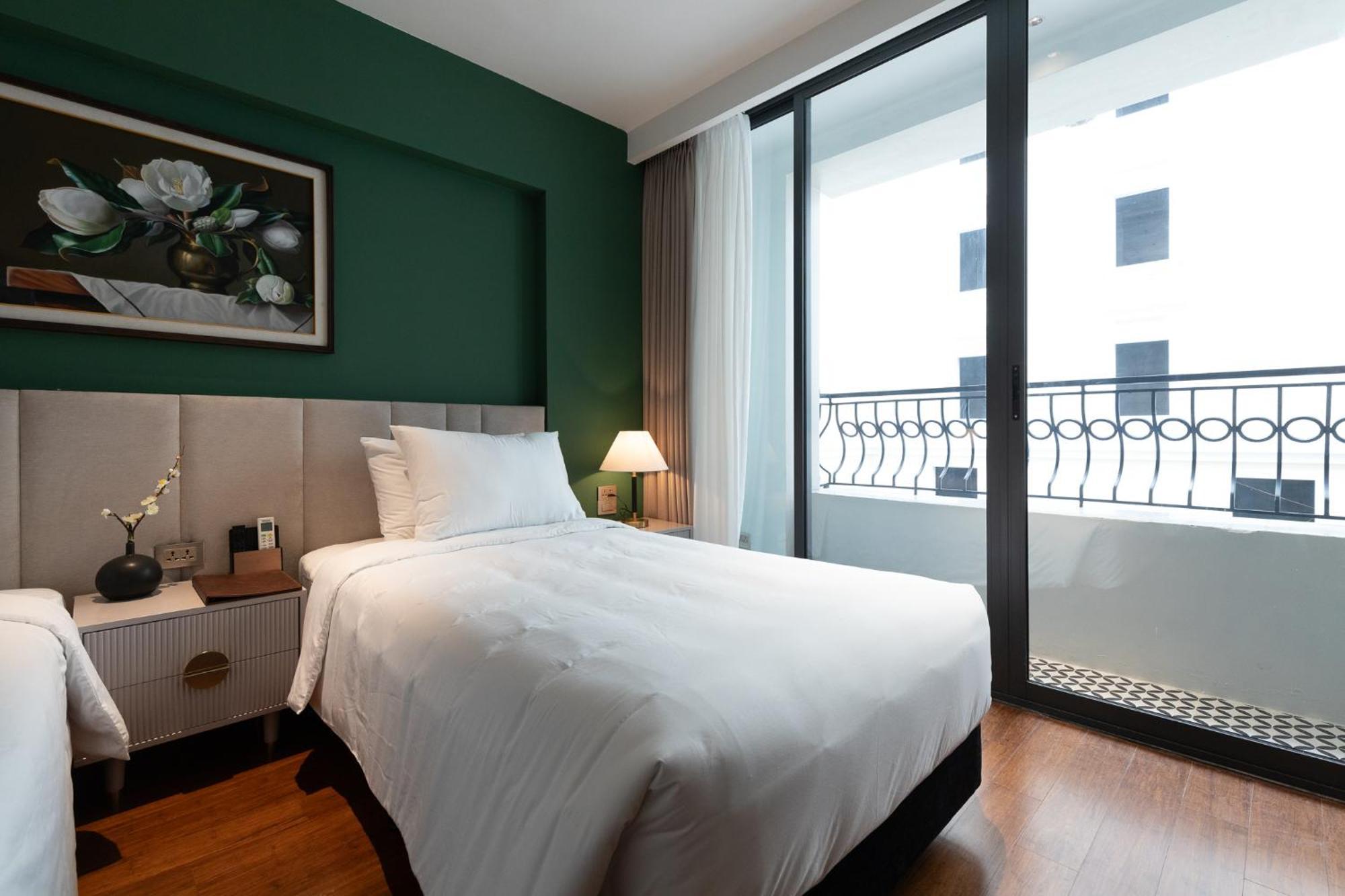 Sword Hotel