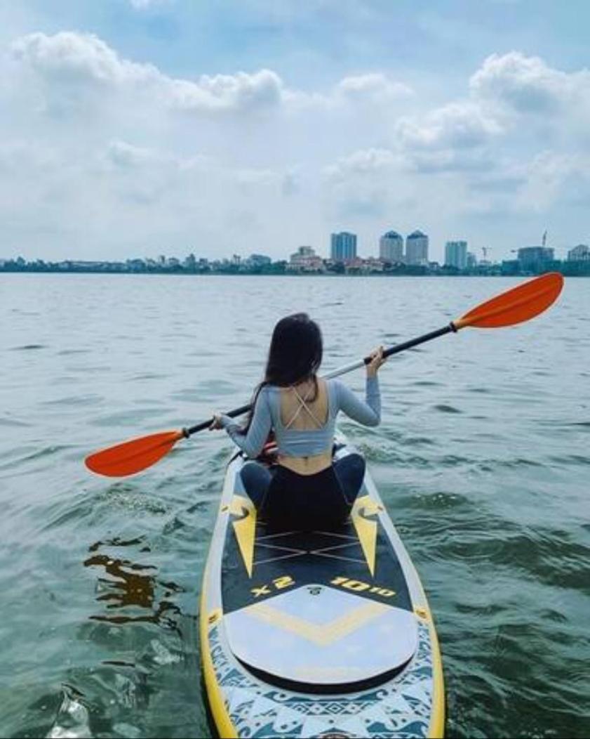 1351 Chilling View Close Ho Tay Full Natural Light * Hanoi