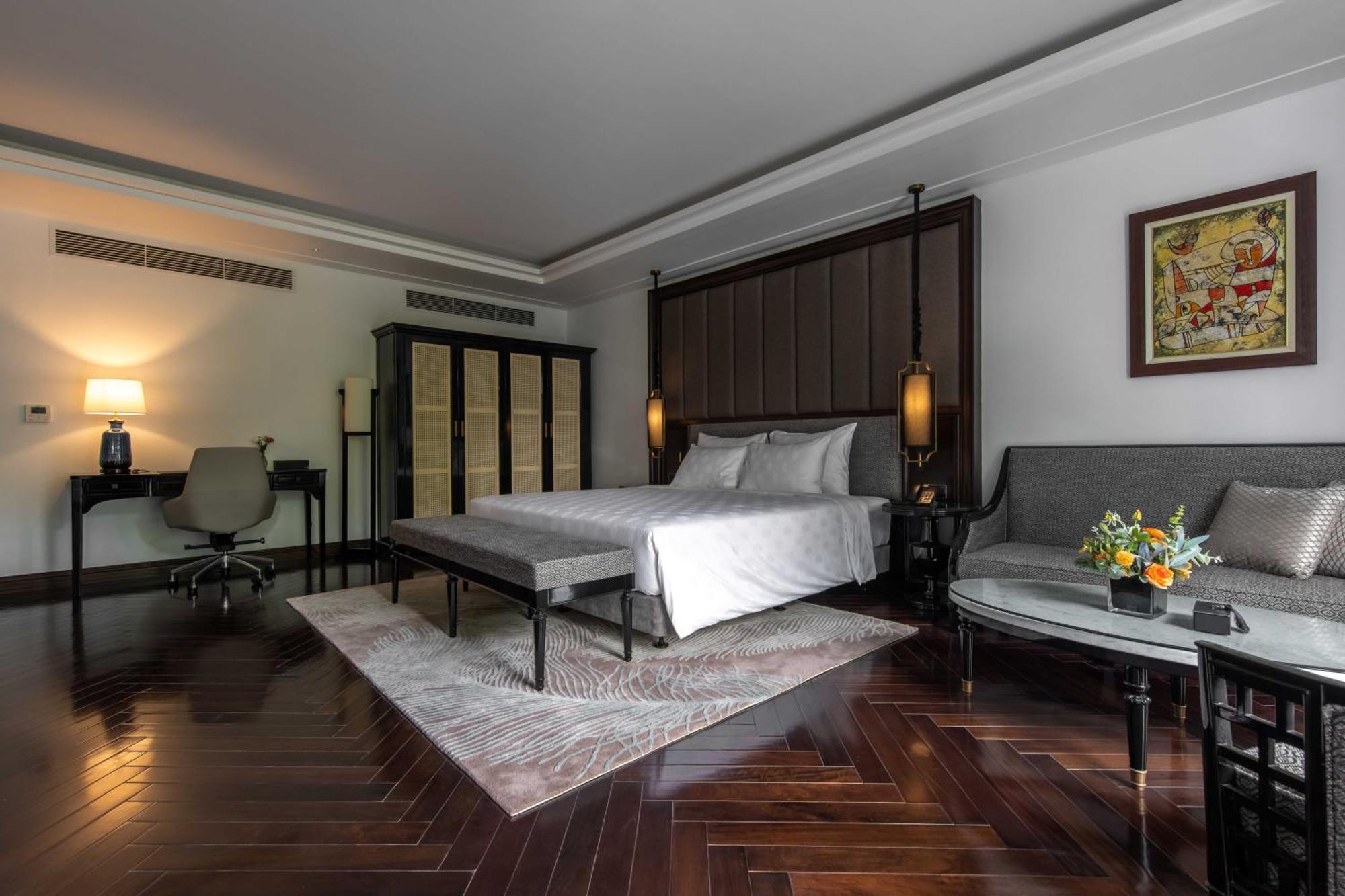 Elegant Mansion 88