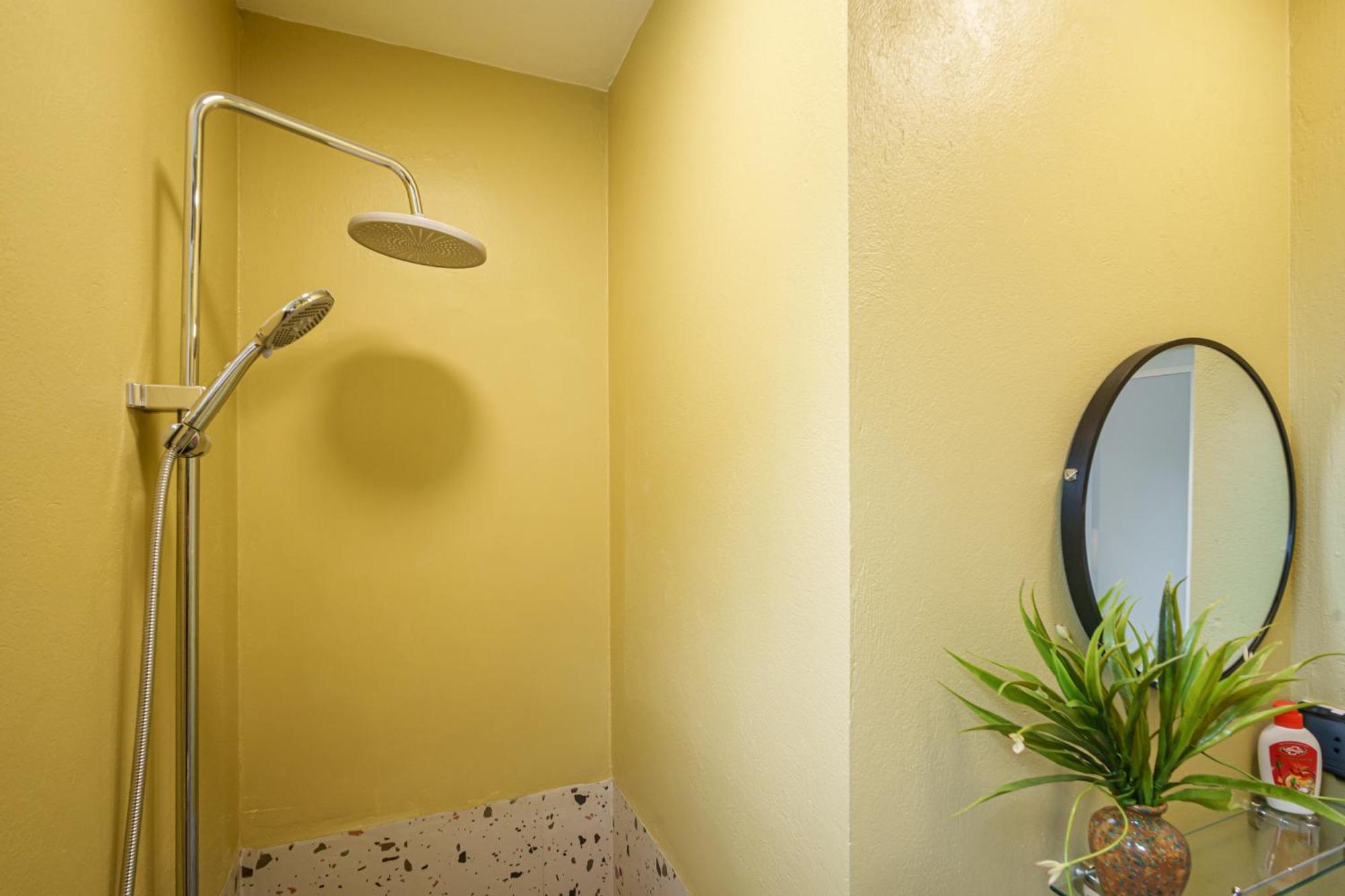 Apartment House Of Comfort - 3 Bedroom & 3 Baths - 1' To Hoan Kiem & Old Quarter Hanoi