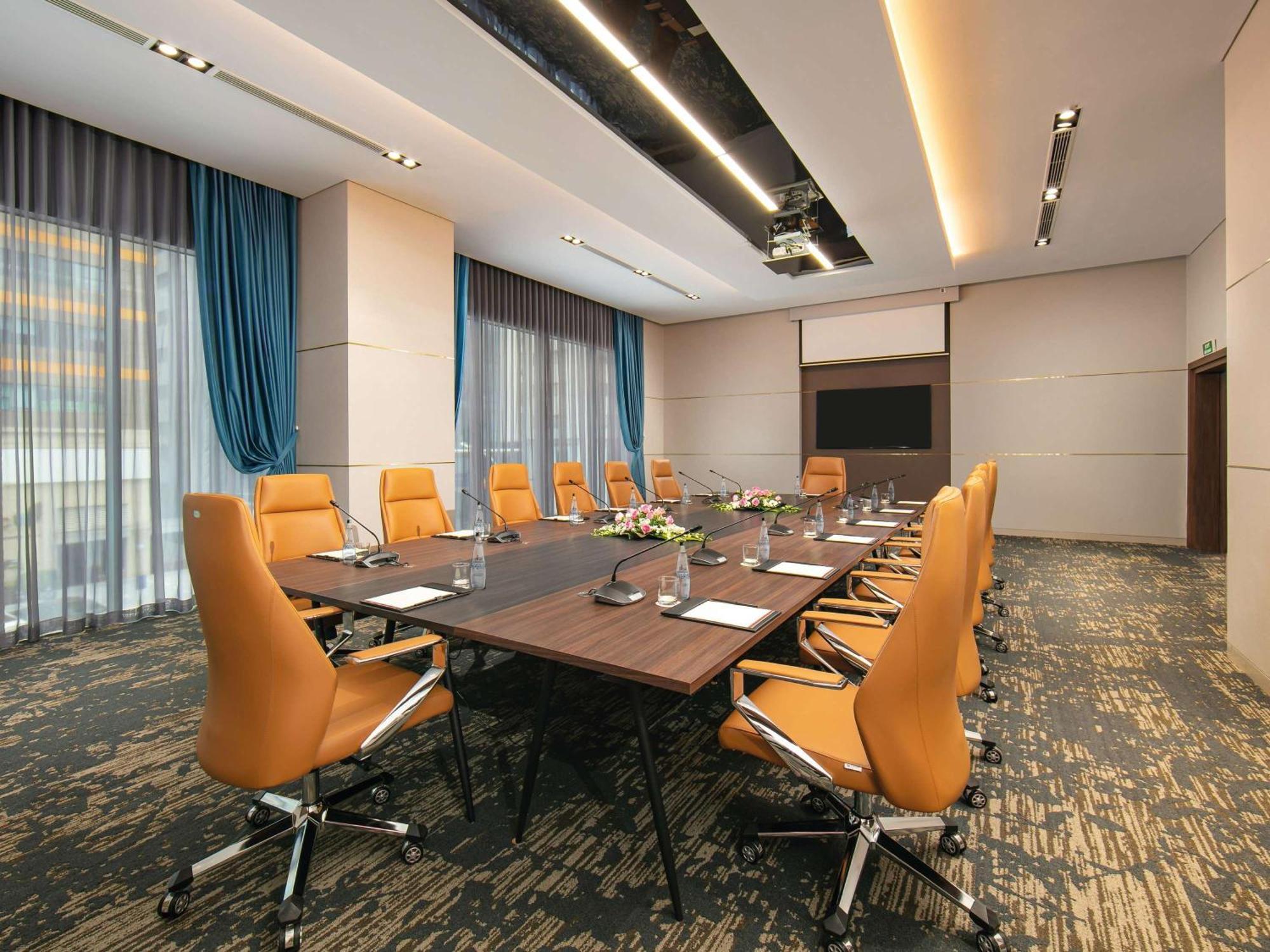 Moevenpick Living West Hotel 5*