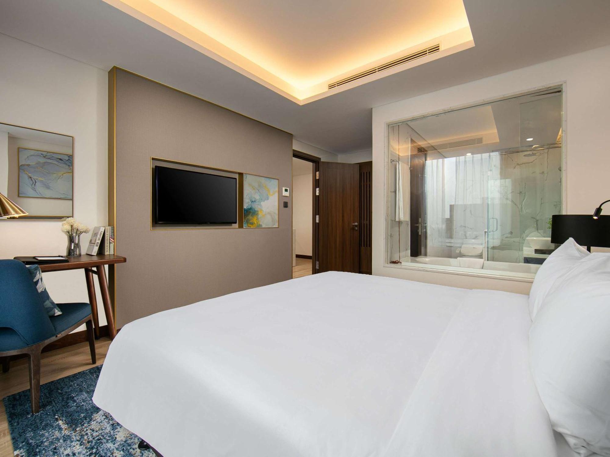 Moevenpick Living West 5*