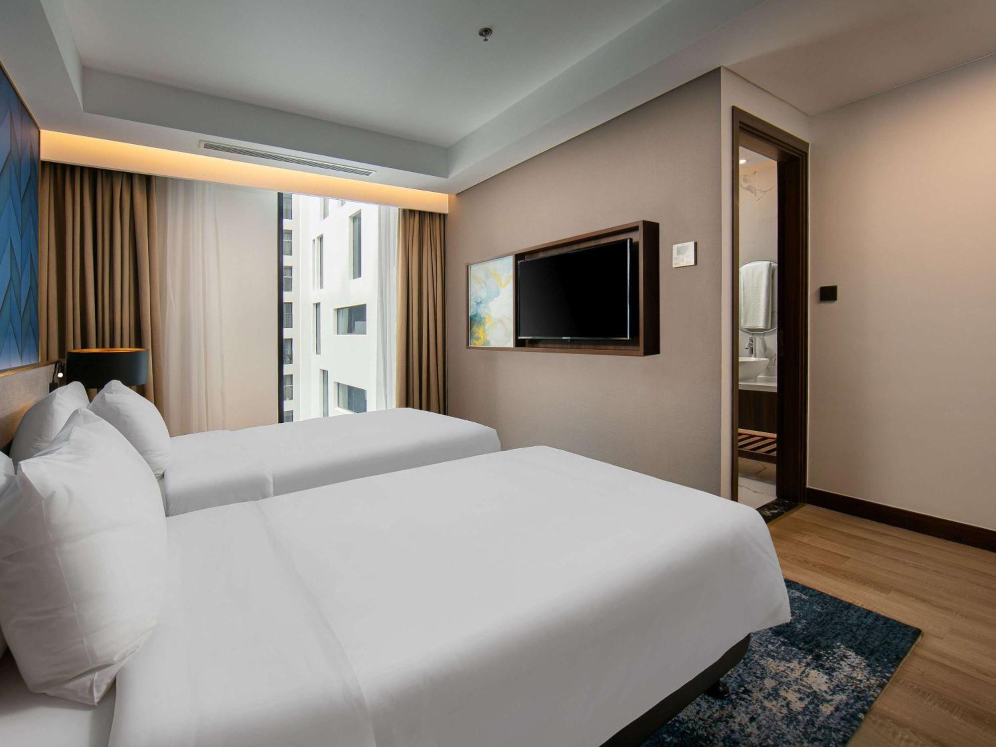 Moevenpick Living West 5* Hanoi