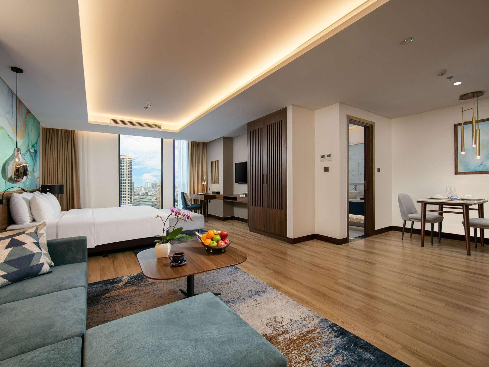 Moevenpick Living West 5* Hanoi