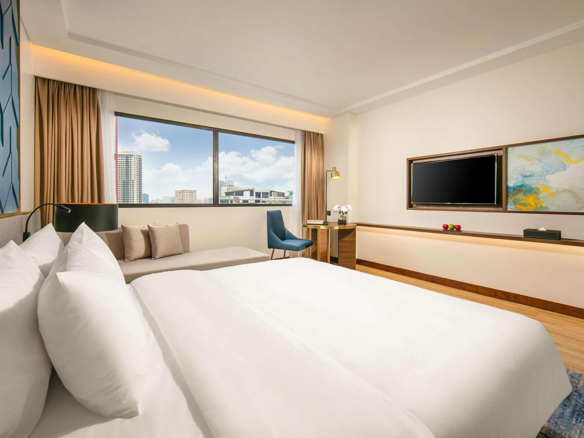 Moevenpick Living West Hotel