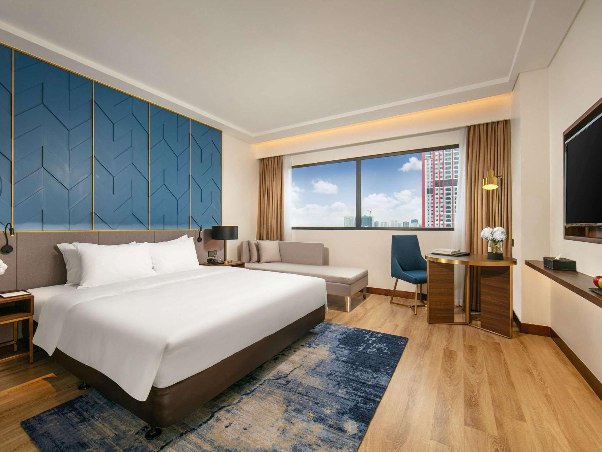Moevenpick Living West Hotel