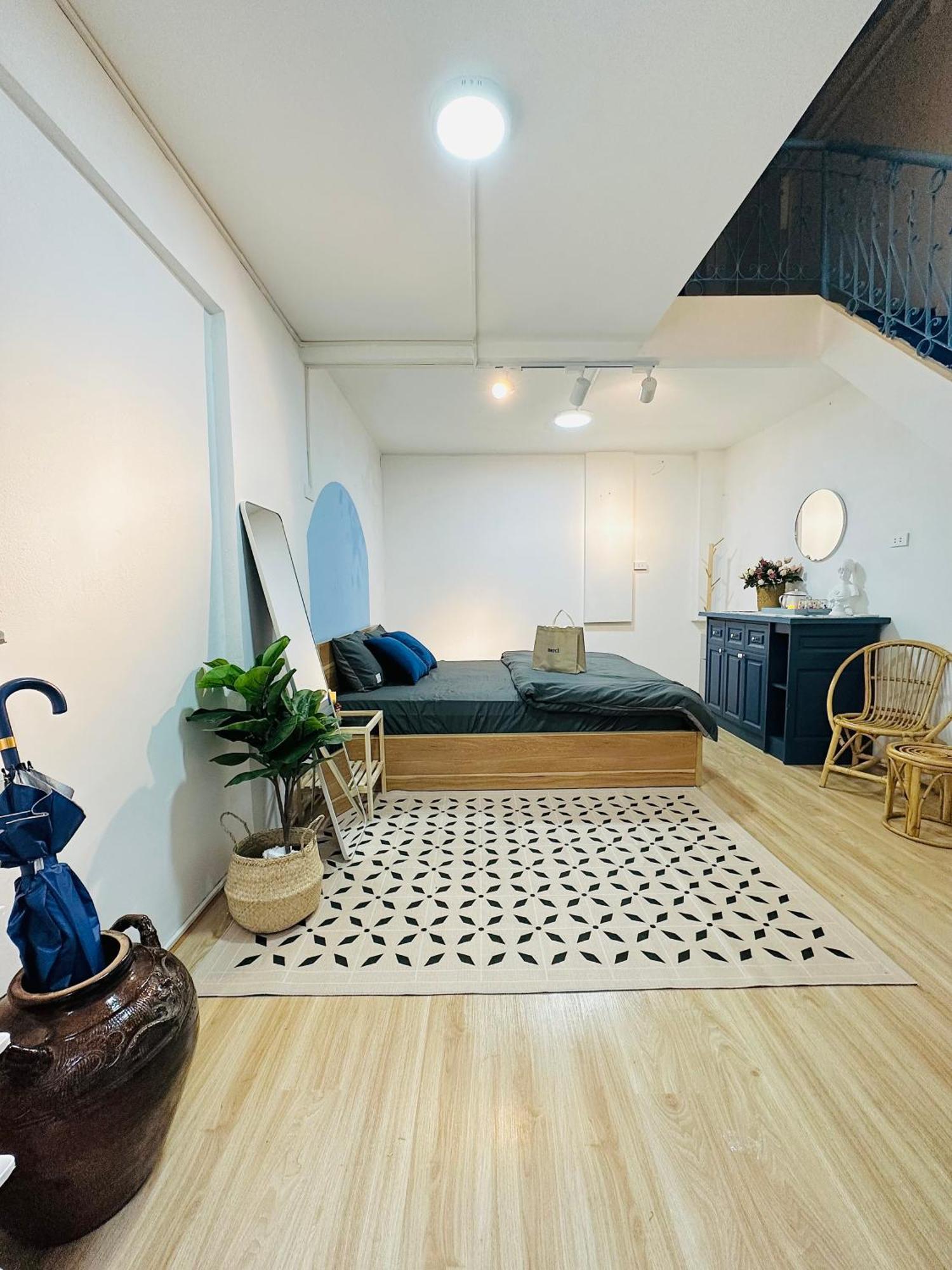 Heart Of Hoan Kiem-rare 4br Private House Unique Design Travel Hub 13pax Holiday home *