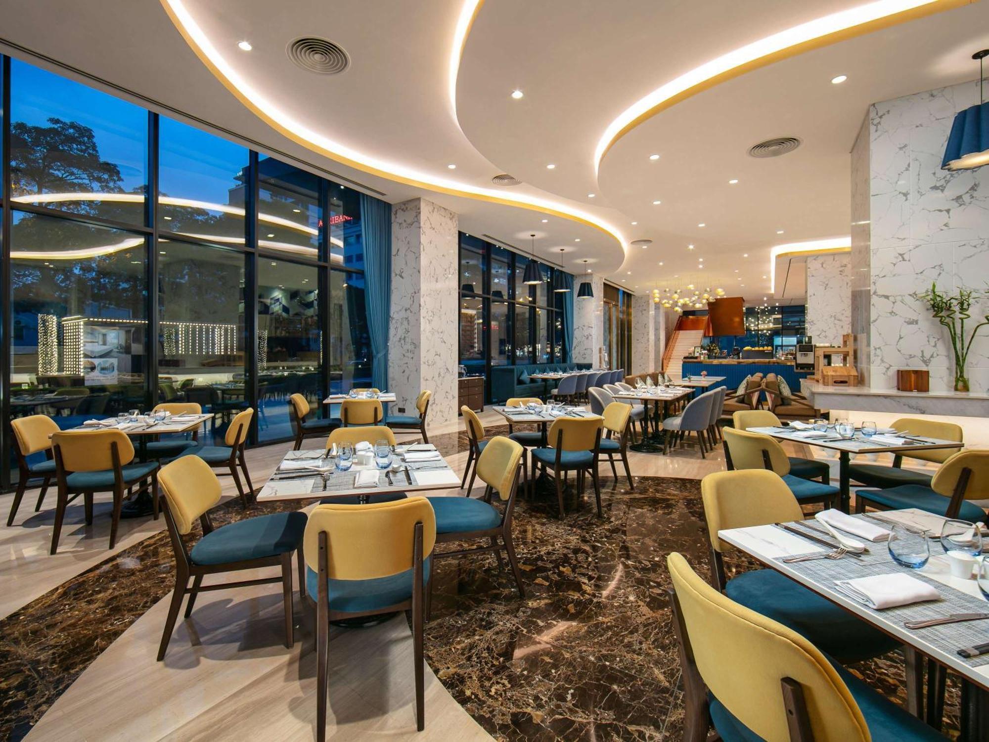 Hotel Moevenpick Living West Hanoi
